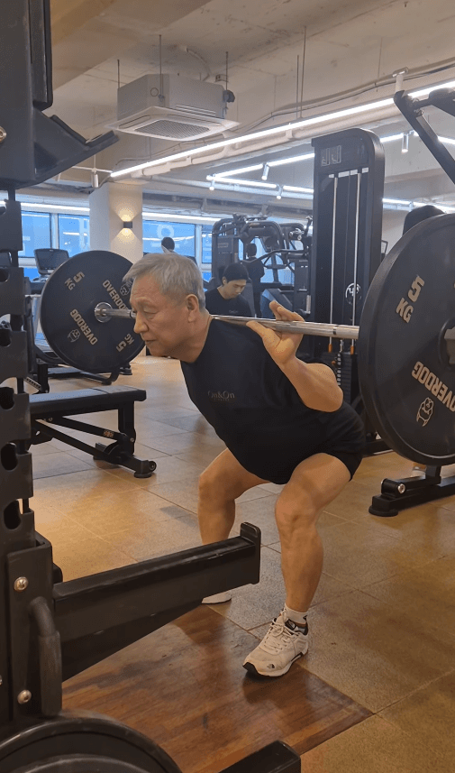 현재 SNS에서 난리난 헬스 자세 지적 논란