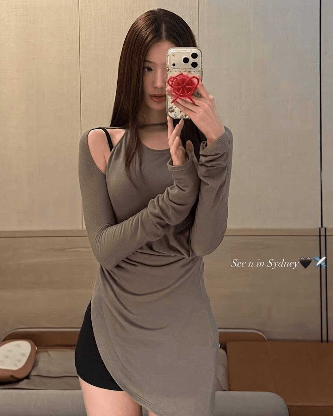 눈만 겨우 보였는데 난리 난 연예인 공항패션
